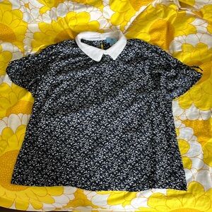 CeCe | L | Collared Navy Floral Blouse
